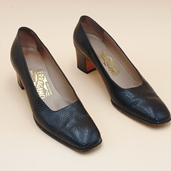 Salvatore Ferragamo Snake Embossed Low Heel Almond Toe Black Pumps Size 6.5 AA - Picture 2 of 9